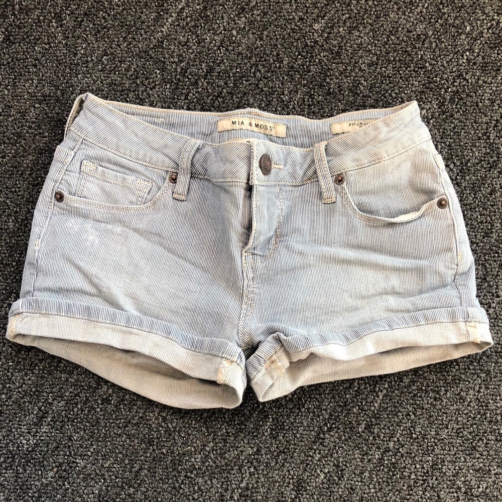 MIA & MOSS Shorts Size 00 - Striped Denim